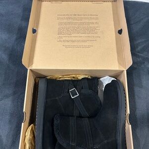 Koolaburra by UGG Delene Black Short Buckle Lined Women's Winter Boot